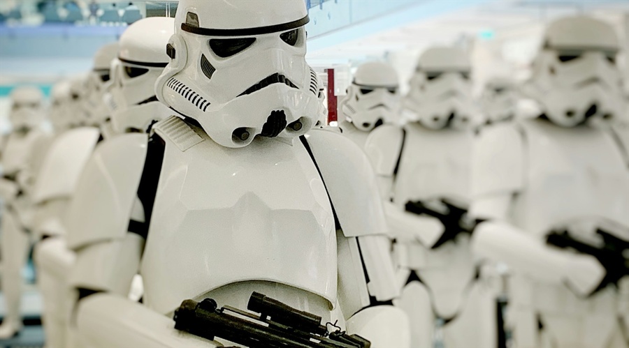 周三(2月26日),“Magnificent 7”中的表现为:英伟达上涨3.67%,Meta Platforms上涨2.46%,亚马逊上涨0.68%,微软上涨0.46%;谷歌 A 下跌1.53%,苹果下跌2.7%,特斯拉下跌3.96%。另外,台积电ADR上涨2.77%,礼来制药上涨1.46%,AMD上涨0.75%,巴菲特的伯克希尔哈撒韦B类股下跌1.14%。