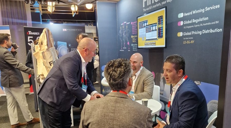 欧元对日元刚突破160.00的心理关口,当前交易价格为160.01,日内涨幅为0.29%