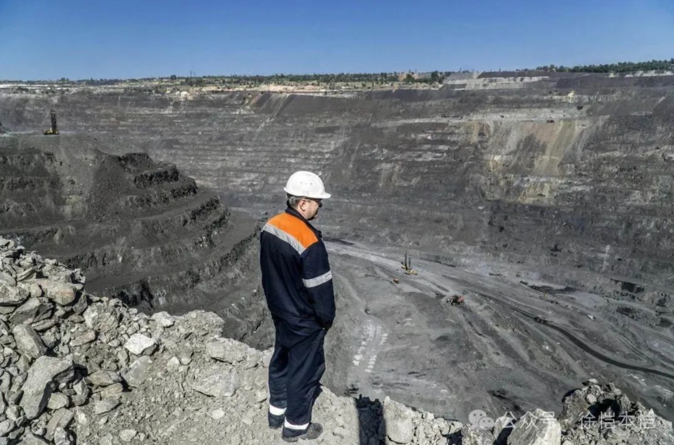 美国财政部长:暂未与乌克兰讨论矿产协议