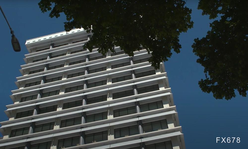 公募业改革新动态 吴清透露三大关键信息 长期资金考核进入征求意见阶段