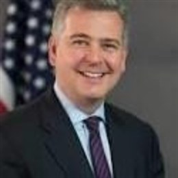 “特朗普交易”完全降温!比特币现货ETF单日流出超过10亿美元!下一目标7万?