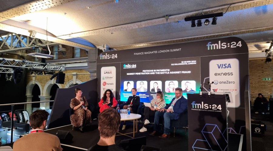 美国参议院投票确认琳达·麦克马洪出任教育部部长;